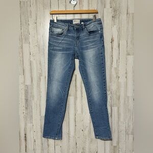 BKE Stella‎ Mid Rise Crop Jeans